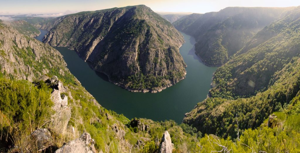 Vista de los cañones del SIl en RIbeira Sacra