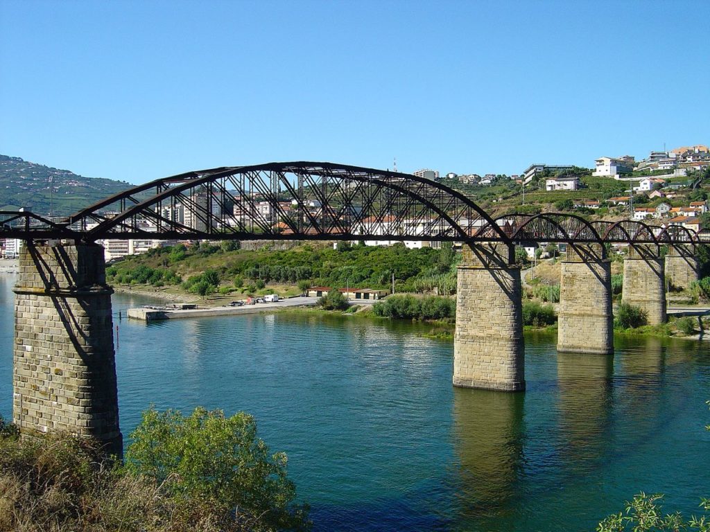 Ponte entre a Régua e Lamego