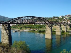Ponte entre a Régua e Lamego